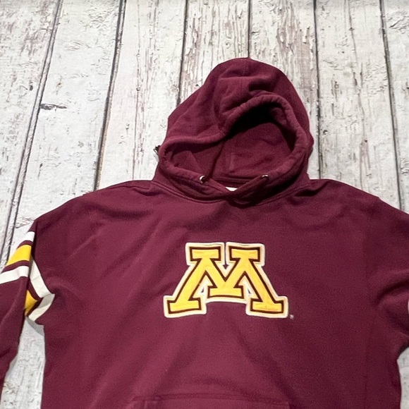 Retro Style University of Minnesota Golden Gophers College Hoodie Sweatshirt - Picture 4 of 8